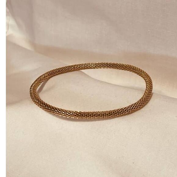 Vintage Lightweight Goldtone Mini Weave Design Bangle Bracelet - Picture 3 of 3